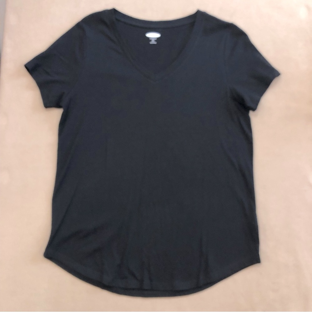 Women’s Old Navy Everywear Black v-neck T shirt - M Tall